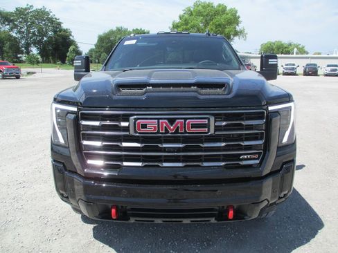 New 2026 GMC Sierra 2500 AT4 w/ AT4 Premium Plus Package AWD/4WD image 12