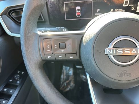 Used 2025 Nissan Kicks S image 13