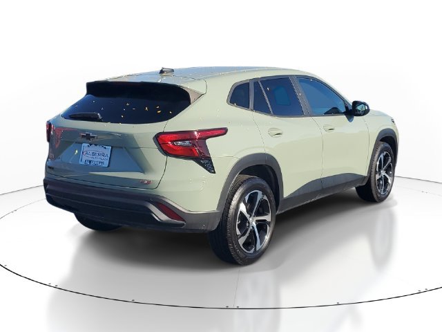 Certified 2024 Chevrolet Trax RS w/ Sunroof Package FWD image 4