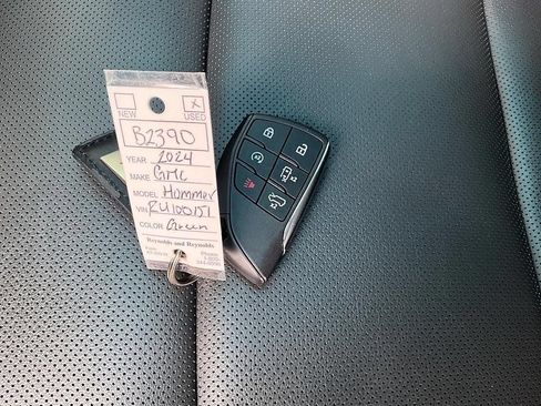 Used 2024 GMC Hummer EV 3X AWD/4WD image 44