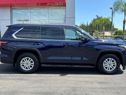 Used 2023 Toyota Sequoia SR5 w/ SR5 Premium Package RWD image 4