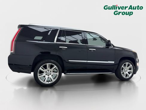 Used 2018 Cadillac Escalade Luxury AWD/4WD image 9