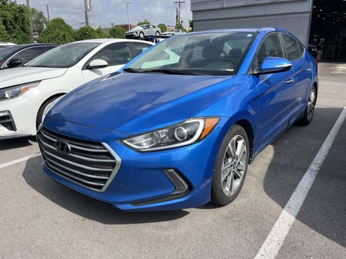 Used 2017 Hyundai Elantra Limited w/ Limited Tech Package 08 FWD image 4