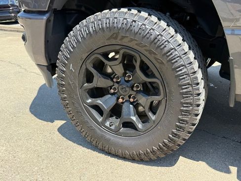 Used 2020 RAM 1500 Big Horn AWD/4WD image 9