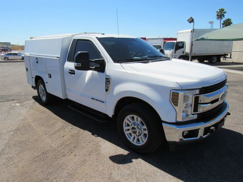 Used 2019 Ford F350 XLT w/ XLT Value Package image 5