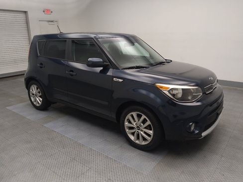 Used 2017 Kia Soul + FWD image 11