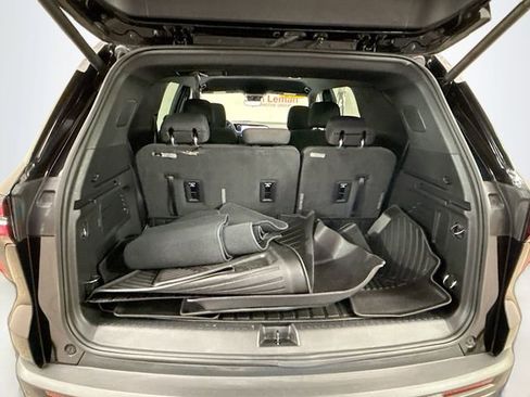 Used 2024 Chevrolet Traverse Z71 w/ Enhanced Driving Package AWD/4WD image 29