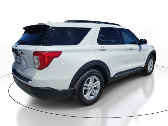 Used 2023 Ford Explorer XLT w/ Equipment Group 202A RWD image 4