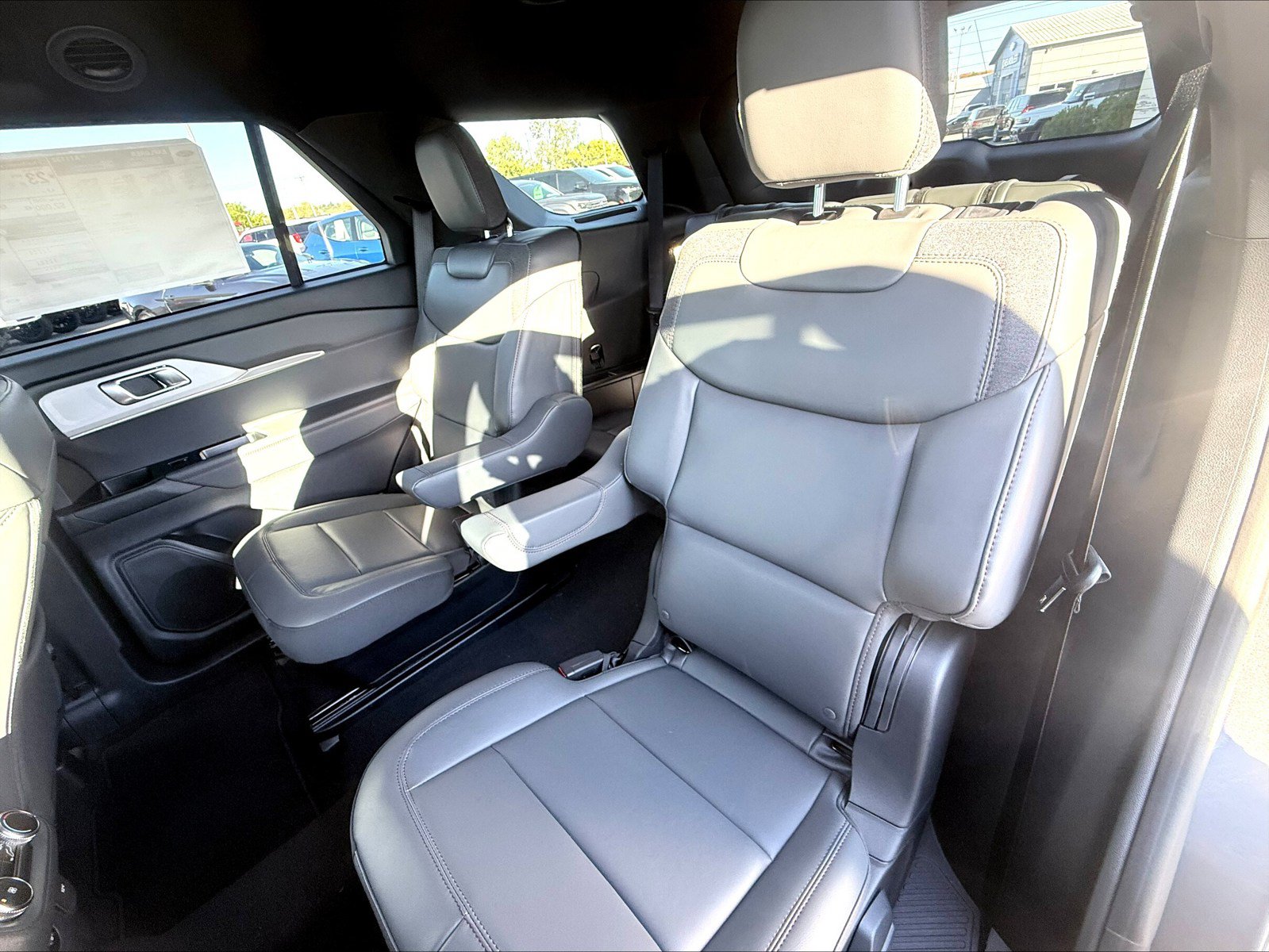 New 2027 Ford Explorer Active w/ Active Comfort Package AWD/4WD image 9