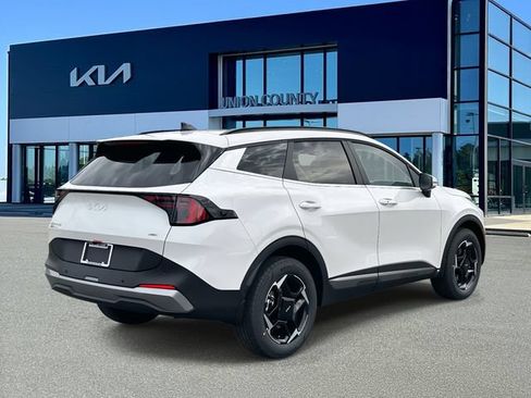 Certified 2026 Kia Sportage EX w/ EX Panoramic Sunroof Package AWD/4WD image 6