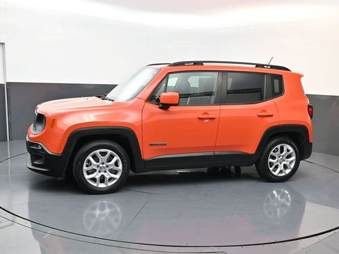 Used 2015 Jeep Renegade Latitude image 6
