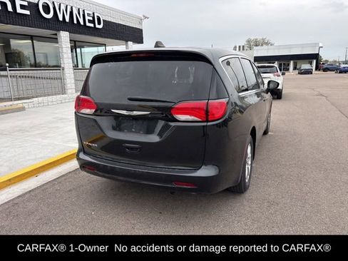 Used 2022 Chrysler Voyager LX FWD image 7