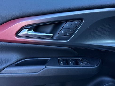 New 2026 Chevrolet Equinox EV RS image 11