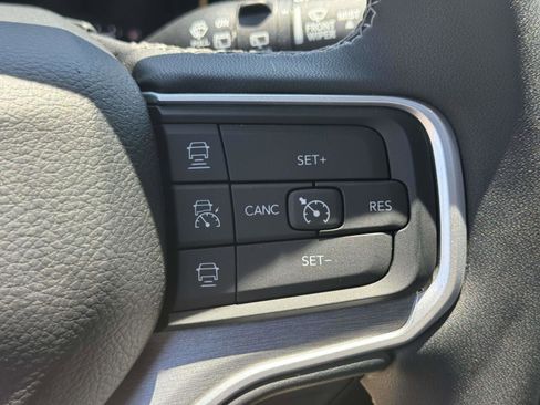 Used 2025 Jeep Wagoneer Series II w/ Convenience Group I AWD/4WD image 21