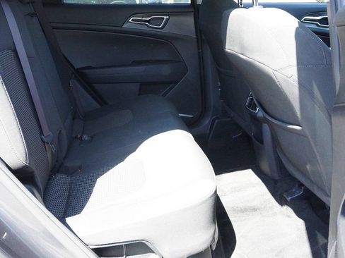 Used 2023 Kia Sportage LX AWD/4WD image 30