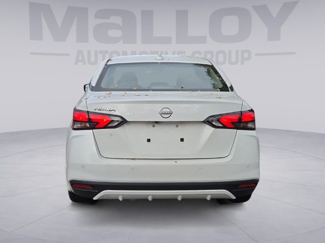 Used 2025 Nissan Versa SV w/ Trunk Package FWD image 4