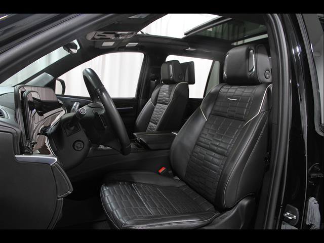 Used 2023 Cadillac Escalade Premium Luxury Platinum w/ Heavy-Duty Trailer Package AWD/4WD image 5