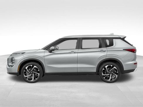 Used 2022 Mitsubishi Outlander SE AWD/4WD image 3