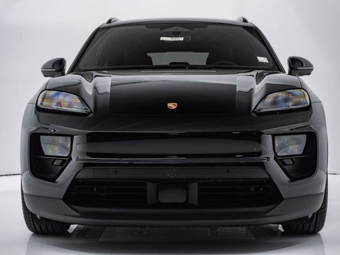 New 2026 Porsche Macan 4 Electric image 6