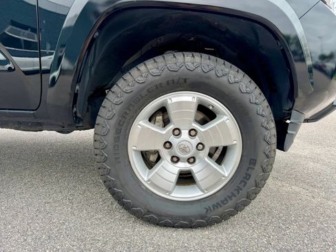 Used 2023 Toyota Tacoma SR5 w/ SR5 Appearance Package RWD image 23