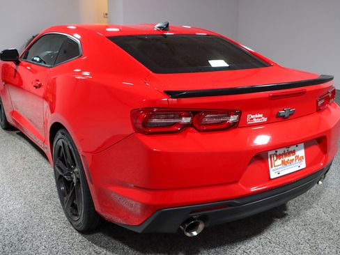 Used 2021 Chevrolet Camaro LT image 9