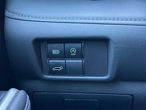 Used 2024 Toyota Highlander LE image 31