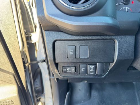 Used 2021 Toyota Tacoma TRD Sport image 18