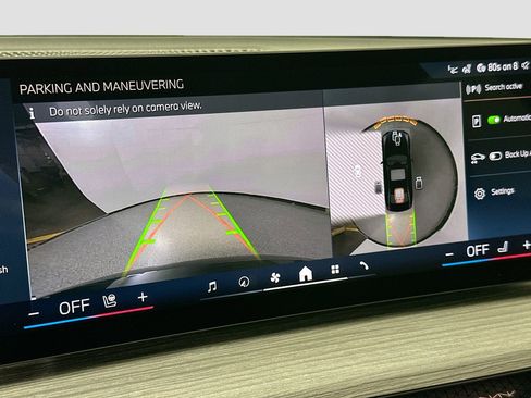 New 2026 BMW 330i Sedan w/ M Sport Package image 13