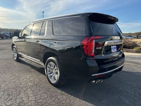 Used 2022 GMC Yukon XL Denali image 8