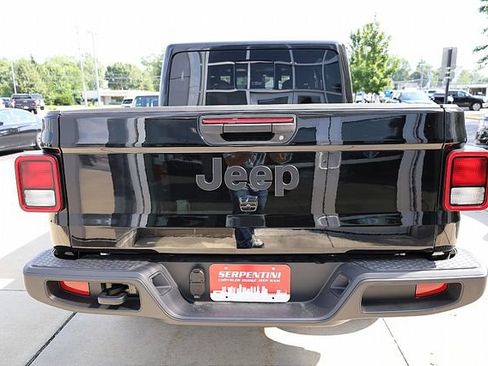 New 2025 Jeep Gladiator Sport image 7