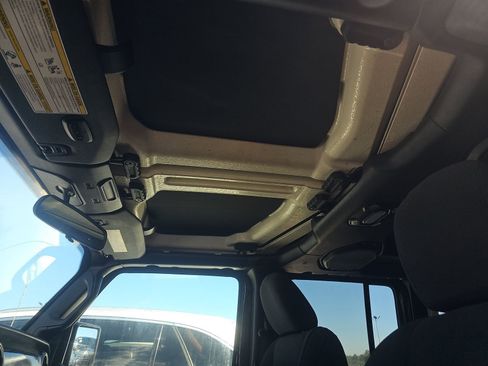 Used 2021 Jeep Wrangler Unlimited Sport image 17