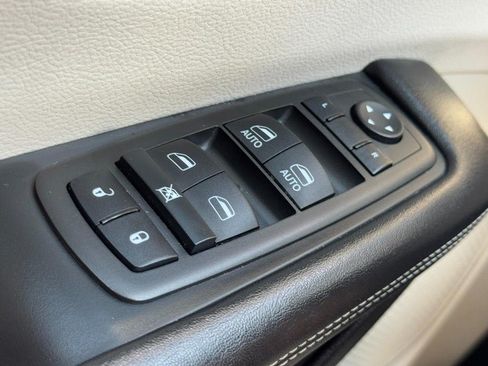Used 2022 Chrysler Voyager LX FWD image 26