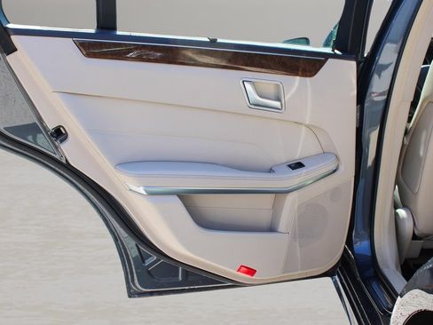 Used 2016 Mercedes-Benz E 350 4MATIC Wagon image 24