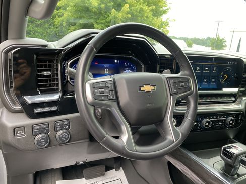 Used 2023 Chevrolet Silverado 1500 LTZ w/ Technology Package AWD/4WD image 17