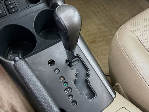 Used 2009 Toyota RAV4 Limited image 24