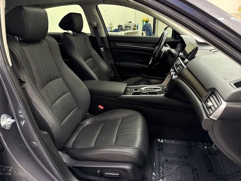 Used 2022 Honda Accord Touring image 23