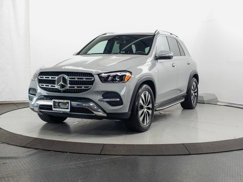 Used 2025 Mercedes-Benz GLE 450e 4MATIC image 3