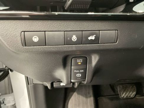 Used 2025 Nissan Murano SL AWD/4WD image 11