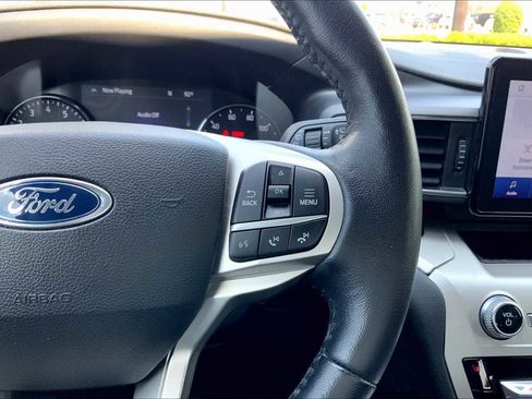 Used 2022 Ford Explorer XLT w/ Equipment Group 202A image 24