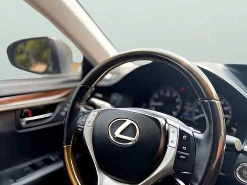 Used 2015 Lexus ES 350 w/ Luxury Package FWD image 31