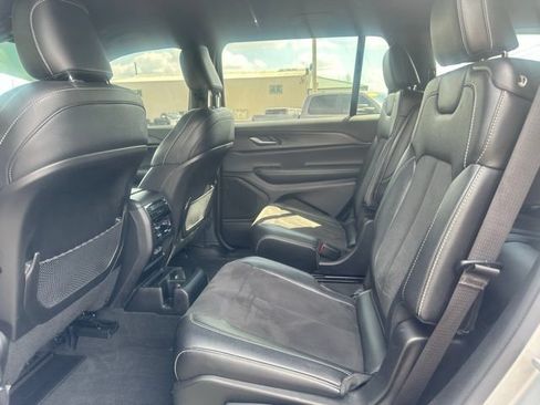 Used 2023 Jeep Grand Cherokee L Laredo AWD/4WD image 18