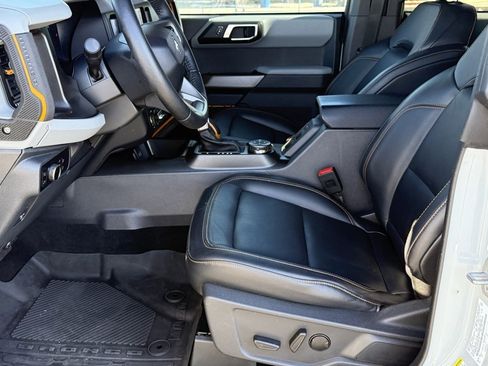 Used 2023 Ford Bronco Badlands image 17