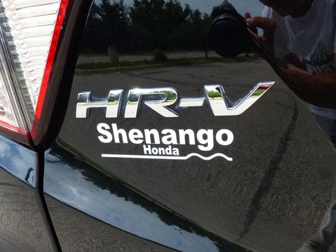 Used 2021 Honda HR-V LX image 10