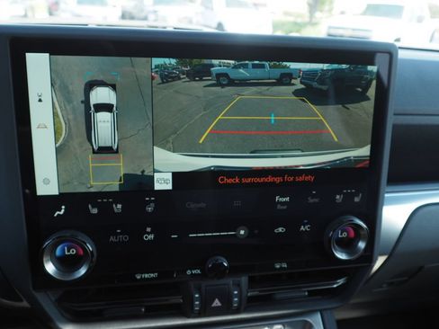 Used 2024 Lexus GX 550 w/ Cold Area Package AWD/4WD image 29