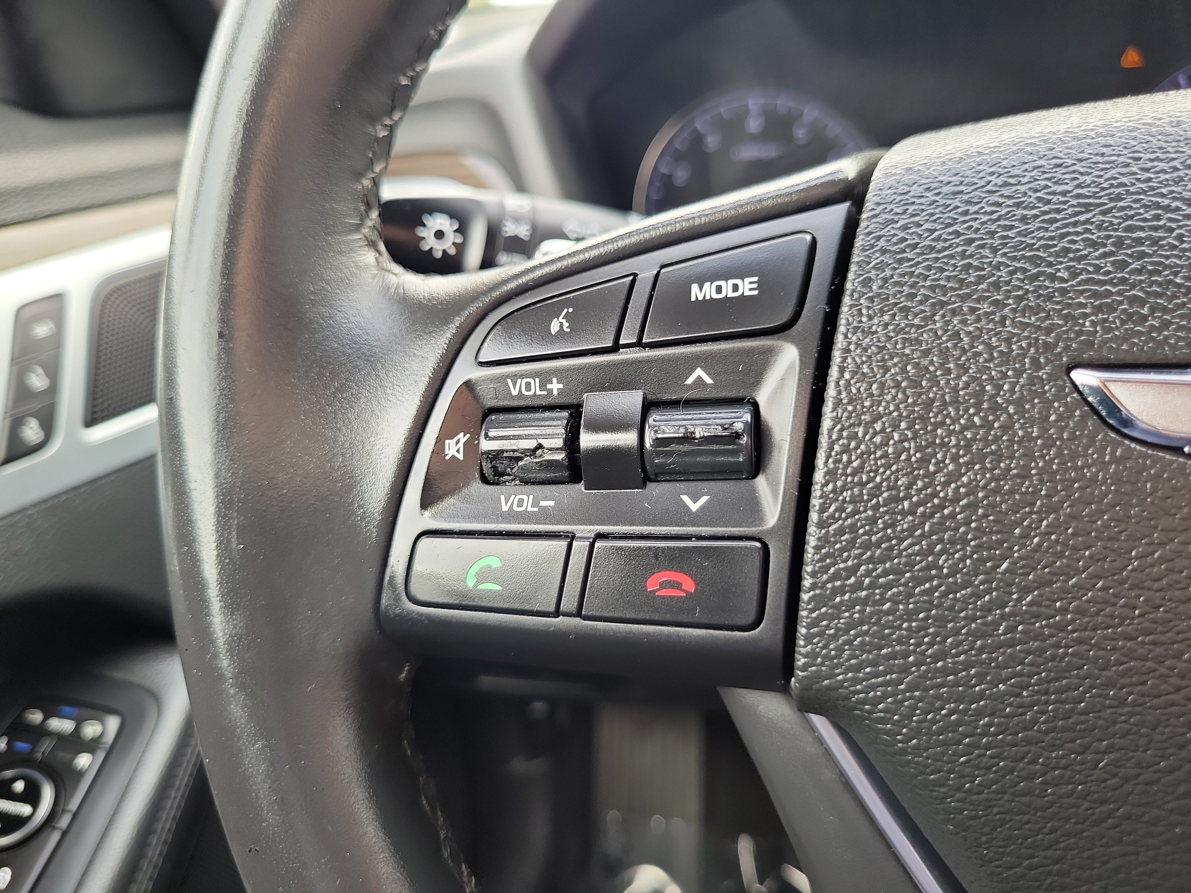 Used 2017 Genesis G80 3.8 RWD image 19