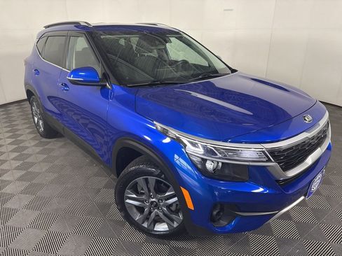 Used 2021 Kia Seltos S FWD image 2