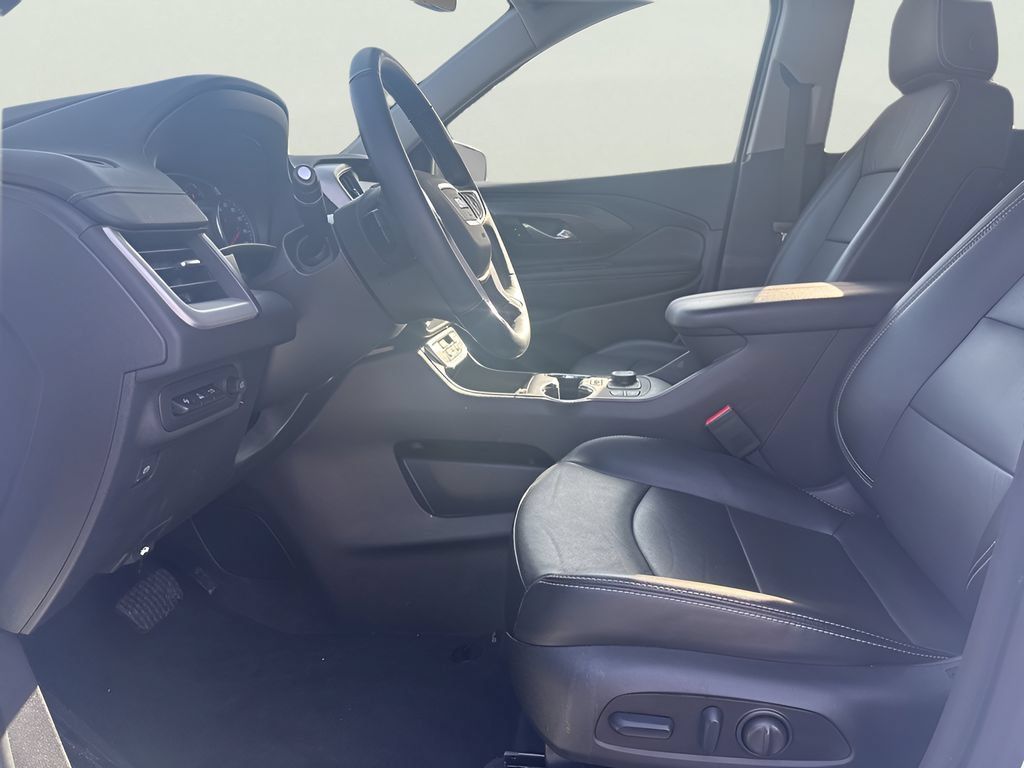 Used 2024 GMC Terrain SLT w/ Tech Package AWD/4WD image 15