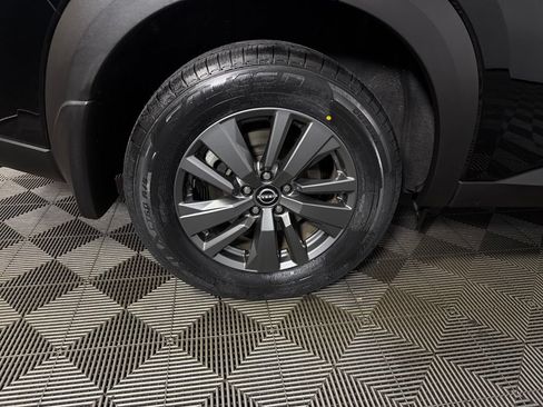 Used 2024 Nissan Pathfinder SV w/ Black Appearance Package FWD image 11