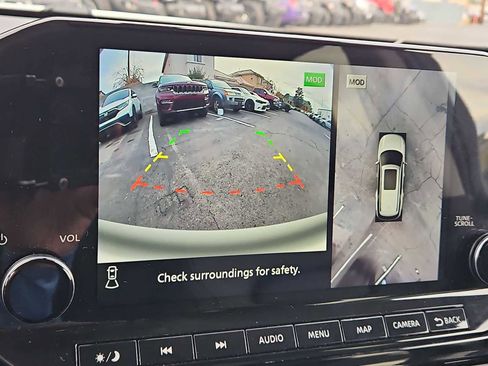 Used 2024 Nissan Pathfinder SL image 46