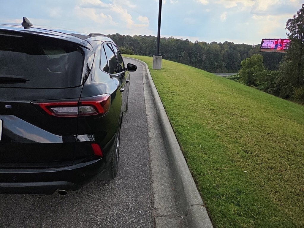 Used 2023 Ford Escape ST-Line w/ Tech Pack #1 FWD image 11